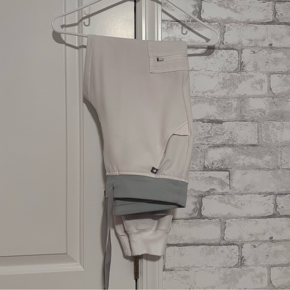 WearFigs Scrub Set - Picture 2 of 2